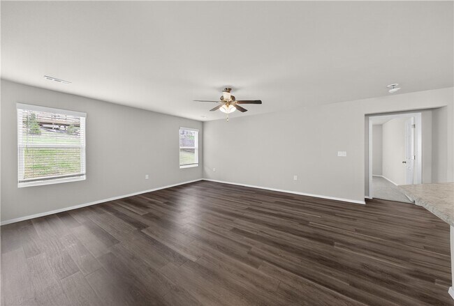 Building Photo - 4404 SW Sackett Ave