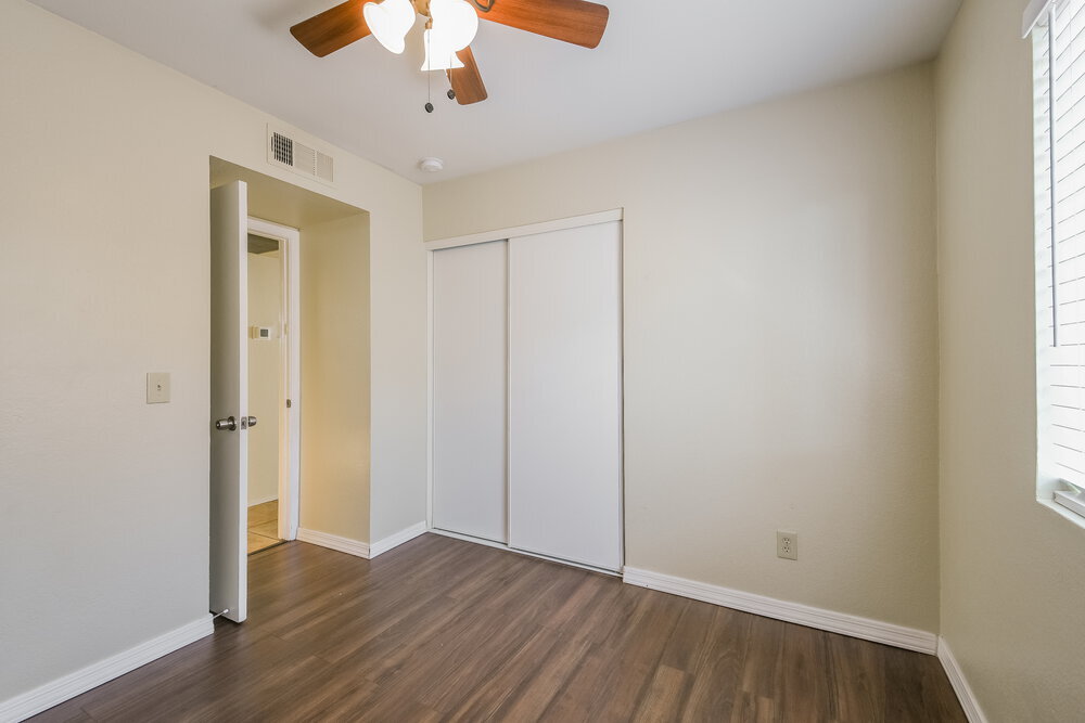 Building Photo - 4774 W Menadota Dr