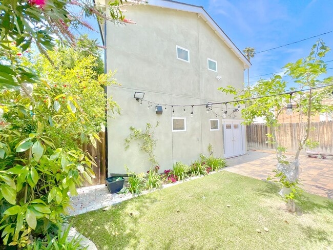Building Photo - 2041 Linnington Ave