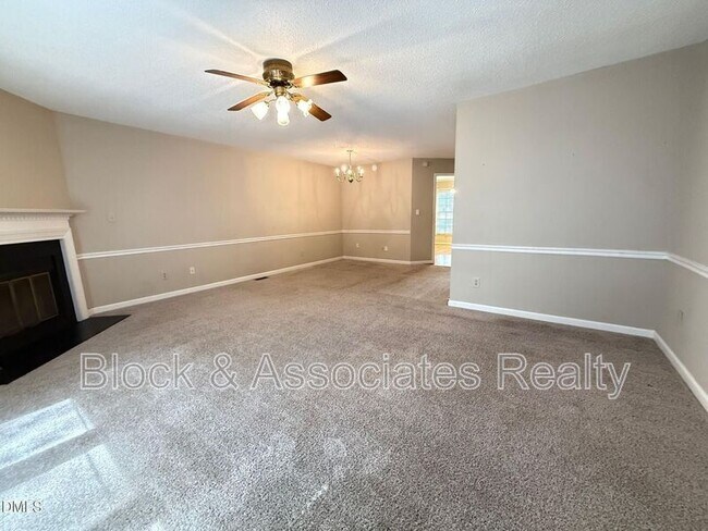 Building Photo - 120 Greenmont Ln