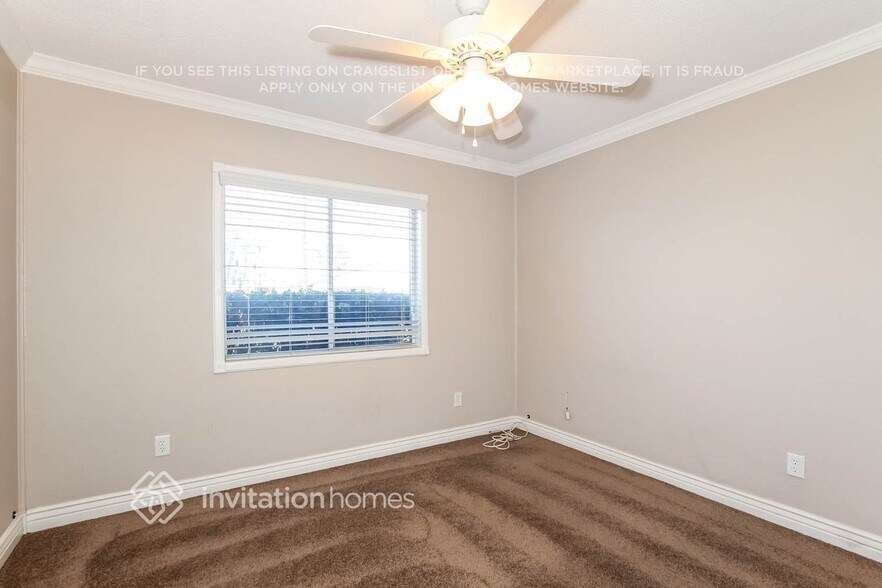 Building Photo - 5419 W Mercer Ln