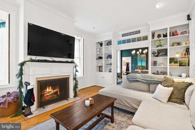 Building Photo - 400 S Lee St