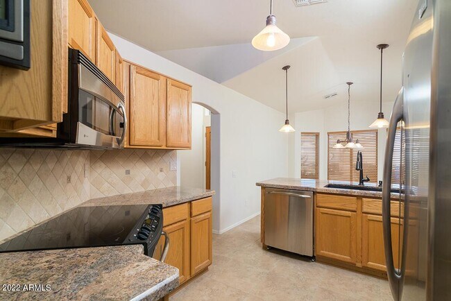 Building Photo - 4715 E Briarwood Terrace