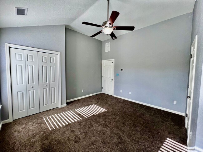 Building Photo - Tri-Level Condo – Pets Welcome, Washer & D...