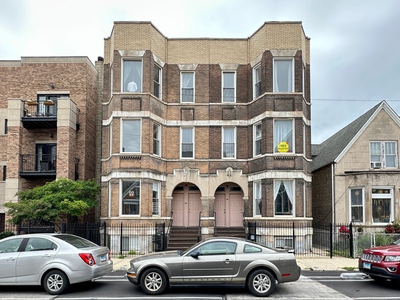 Building Photo - 2034 W Augusta Blvd