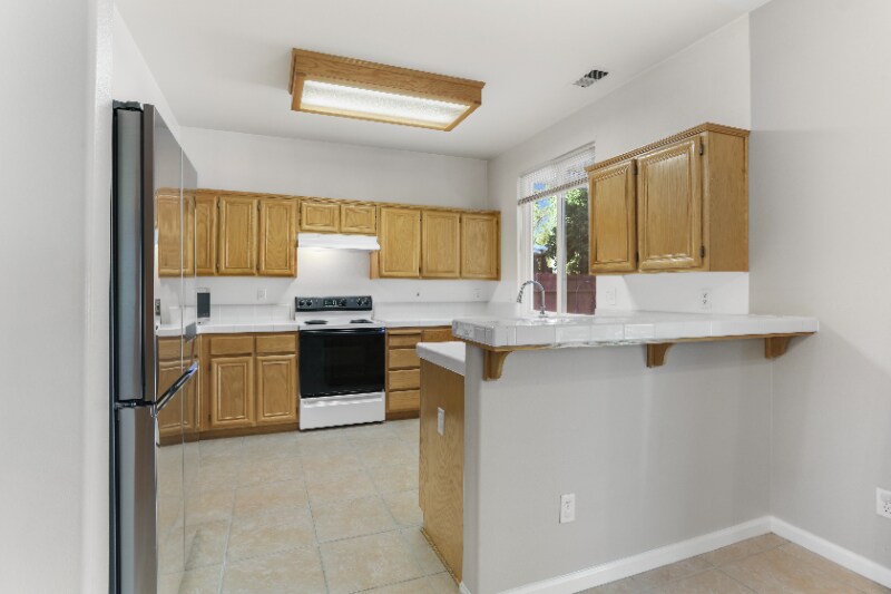 Building Photo - 2201 Bridle Creek Cir