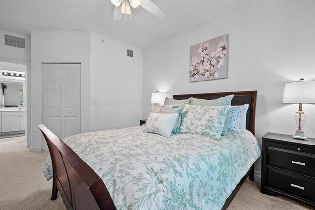 Building Photo - 3020 Alcazar Pl