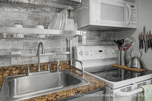 Building Photo - 1664 Beach Blvd