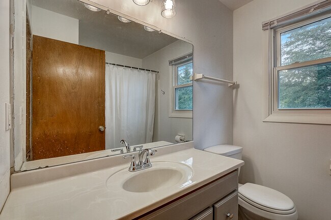 Full Bath 6825 - 6825 S Juniper Dr