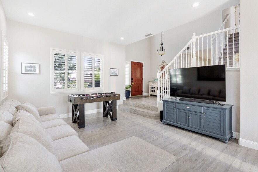 Building Photo - 1369 Palmerston Loop