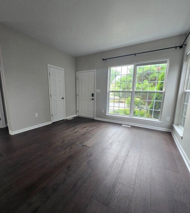 Building Photo - 7811 New Ascot Ln