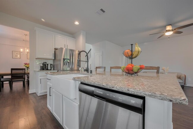 Building Photo - 3114 Calla Lily Trl
