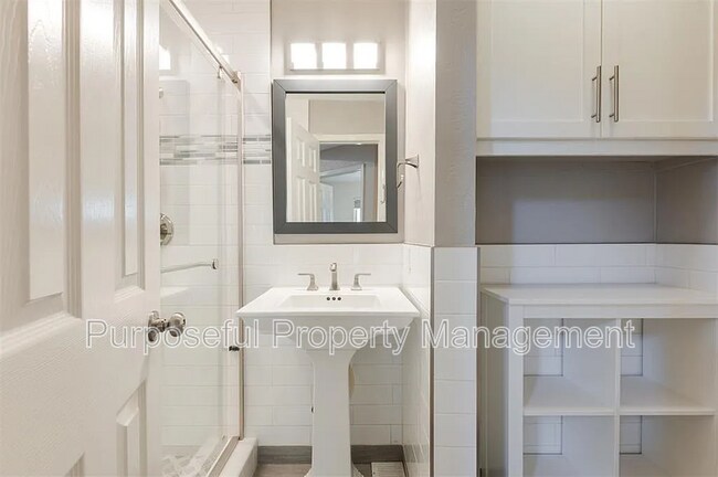 Building Photo - 2501 Patti Pl