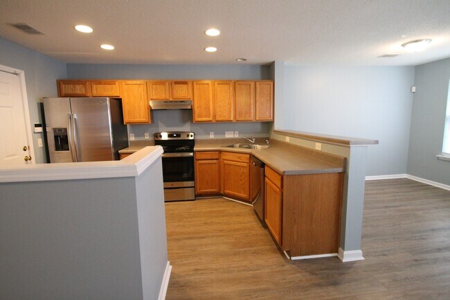Building Photo - 1364 Walnut Hill Dr