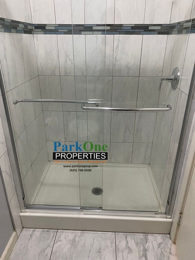 Building Photo - Spacious 2 bed / 2 bath condo in great location.