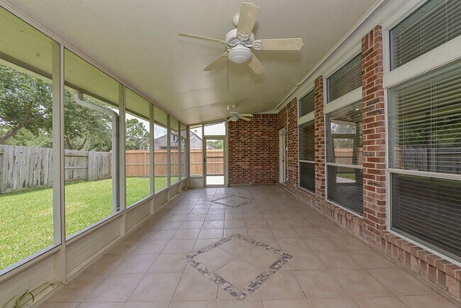 Building Photo - 2387 Marina View Way