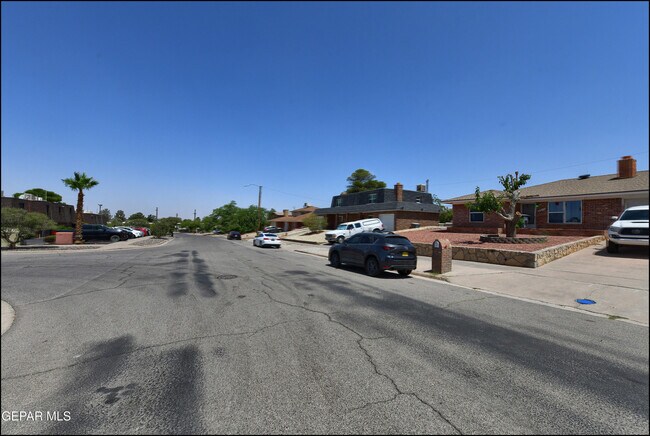 Building Photo - 6913 Pamlico Dr