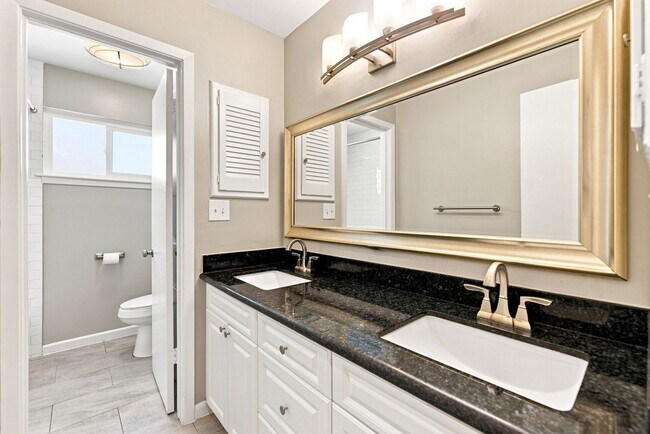 Building Photo - 5522 Dumfries Dr