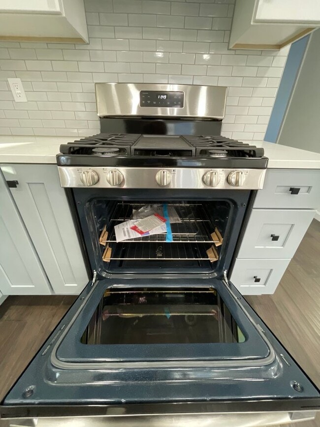 Building Photo - 409 State St