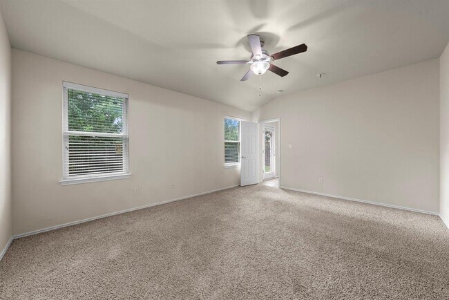 Building Photo - 9424 Castle Pines Dr