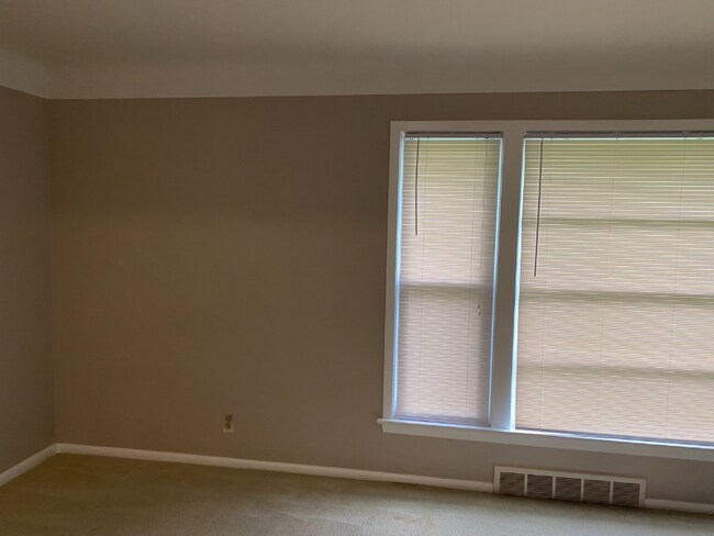 Building Photo - 4158 Silsby Rd