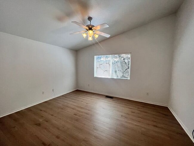 Building Photo - 1585 Roma Ct