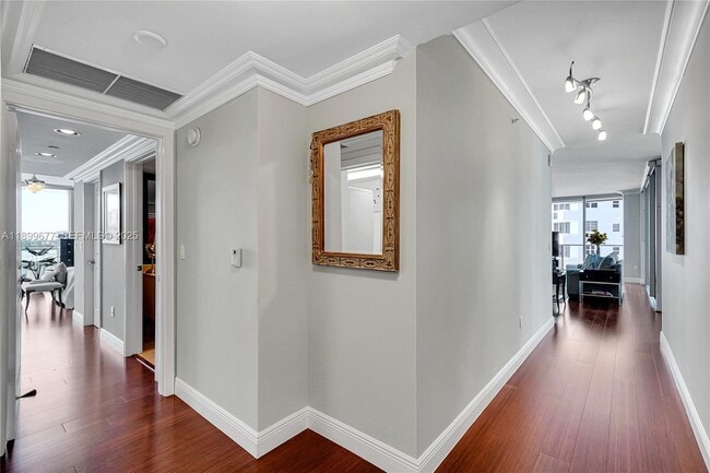 Building Photo - 3101 S Ocean Dr