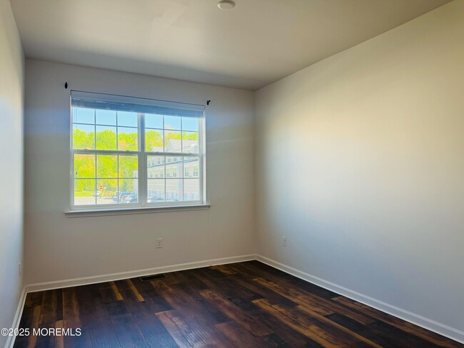 Building Photo - 211 Kramer Ct