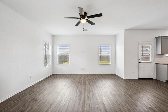 Building Photo - 105 Canley Lp