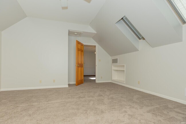 Building Photo - 2939 Woodside Ct