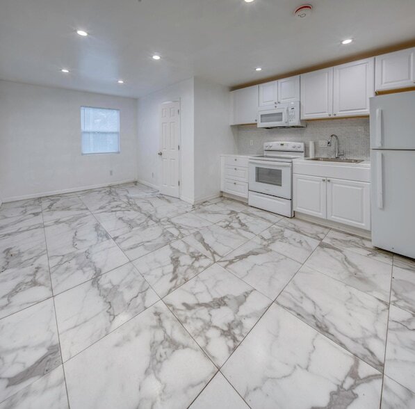 Building Photo - 519 S M St