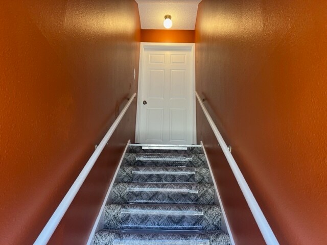Private entry - 3650 W 8th St
