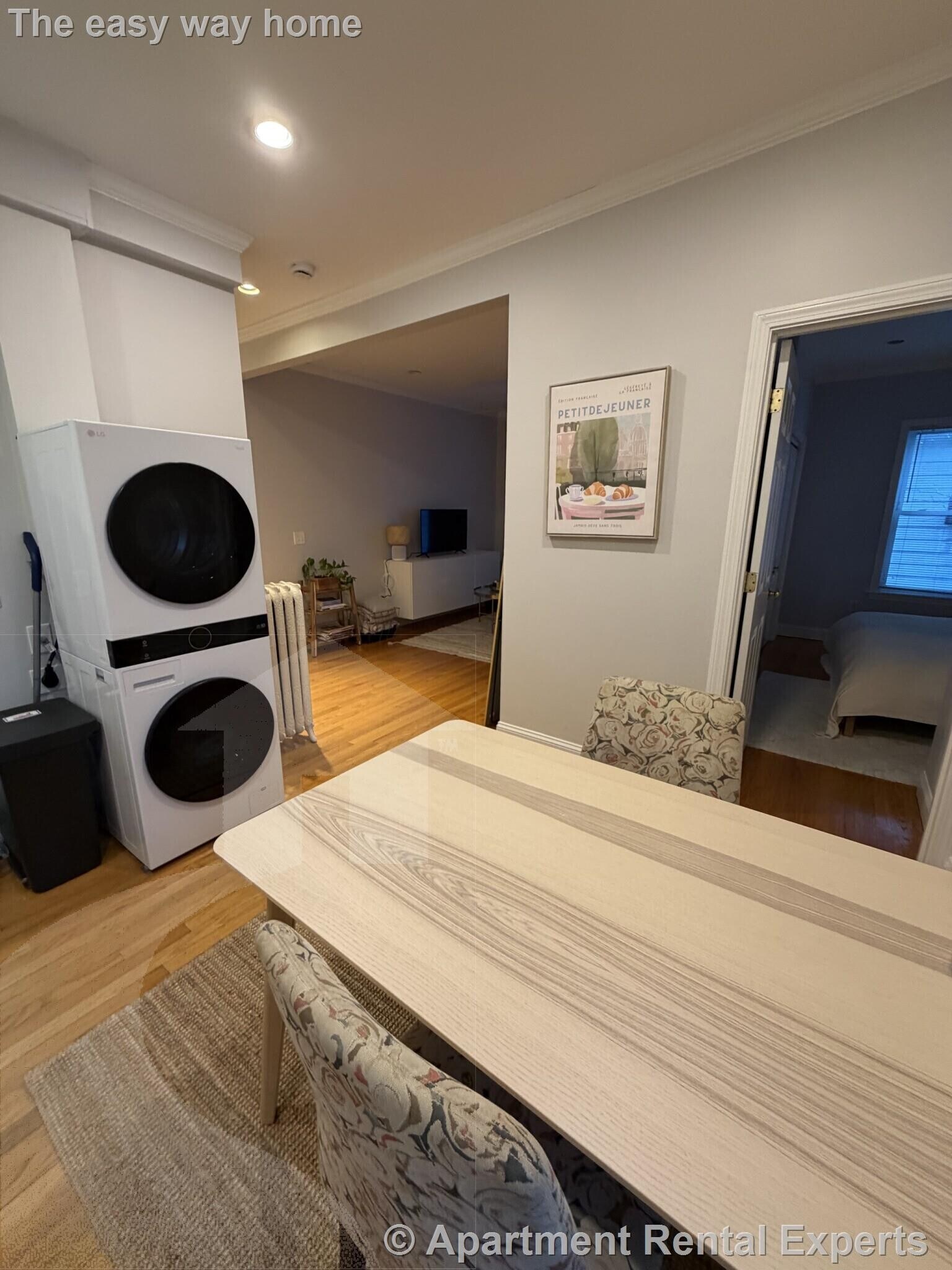 Building Photo - 1576 Cambridge St