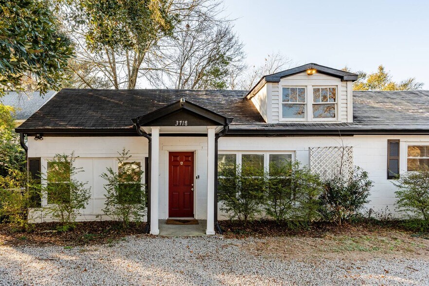 Building Photo - 3718 Live Oak St