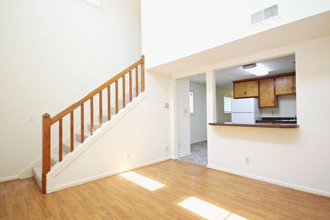 Building Photo - Student-Friendly Home, Minutes From The Da...