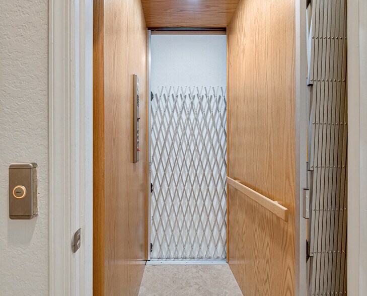 Building Photo - 9773 Bowline Dr