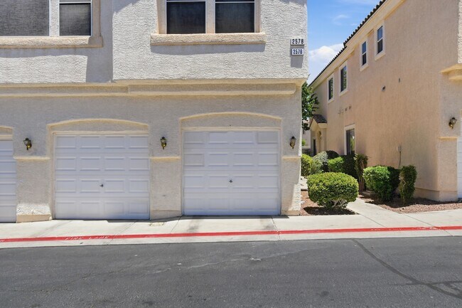 Building Photo - 2576 Velez Valley Way