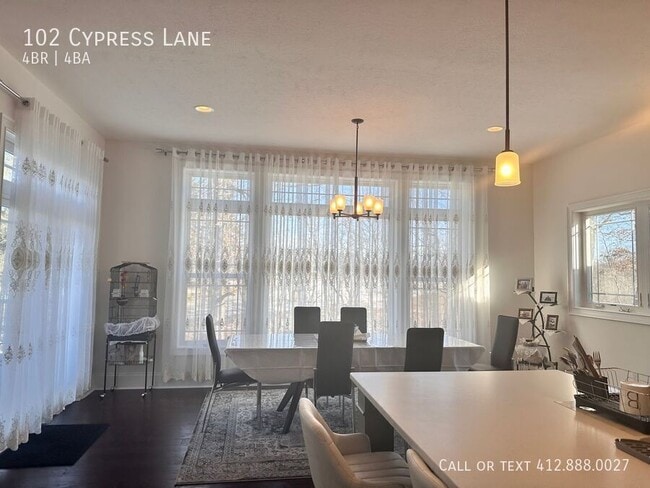 Building Photo - 102 Cypress Ln