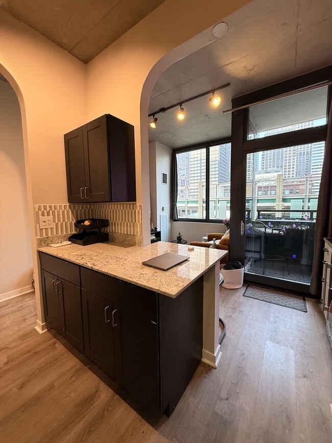 Building Photo - 235 W Van Buren St