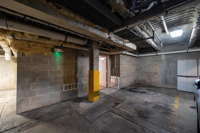Building Photo - 413-415 9th St