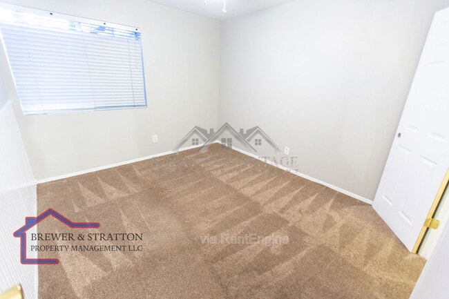 Building Photo - 1431 E Encinas Ave