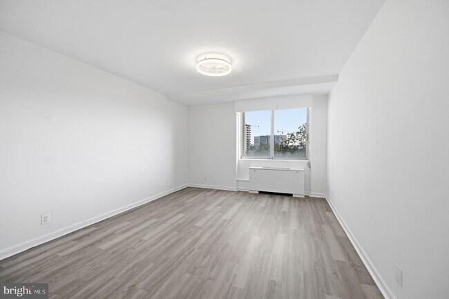 Building Photo - 301 N Beauregard St