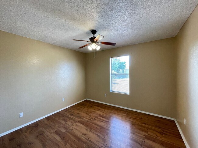 Building Photo - 2806 Derby Dr