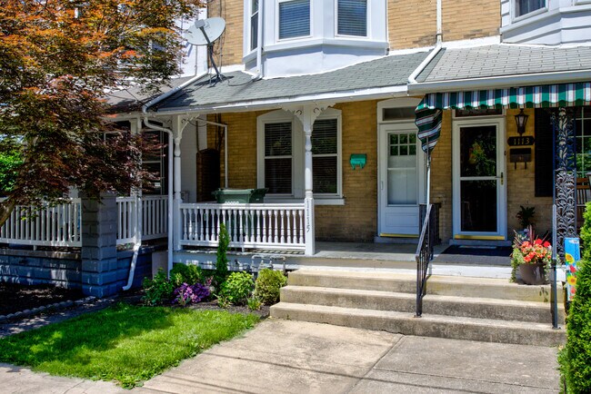 Building Photo - 1115 Frances Ave