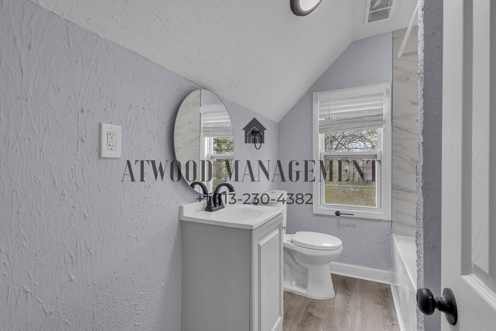 Building Photo - This beautifully updated 3-bedroom, 1-bath single-family home is ready for move-in!