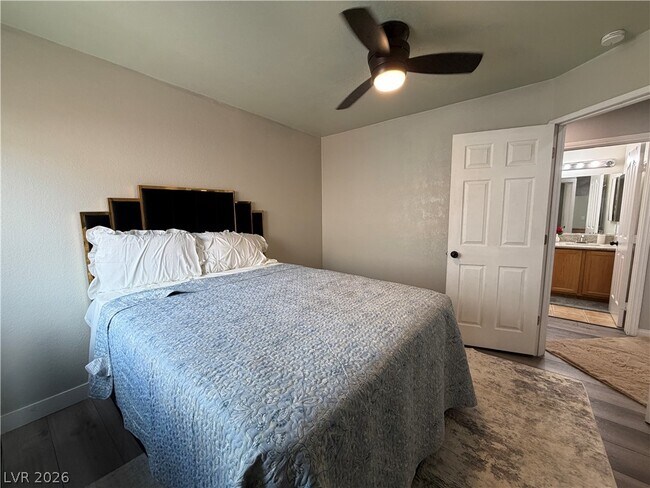 Building Photo - 2724 Monrovia Dr