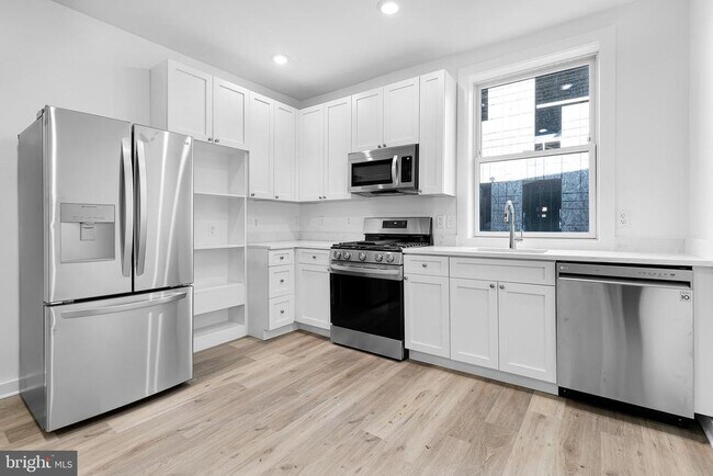 Building Photo - 1712 3rd St NW