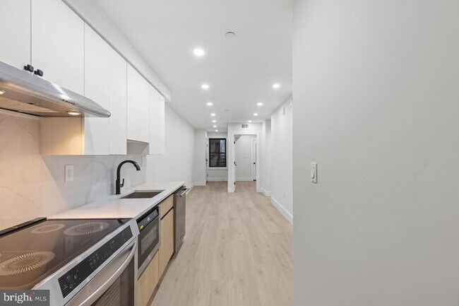 Building Photo - 3923 14th St NW