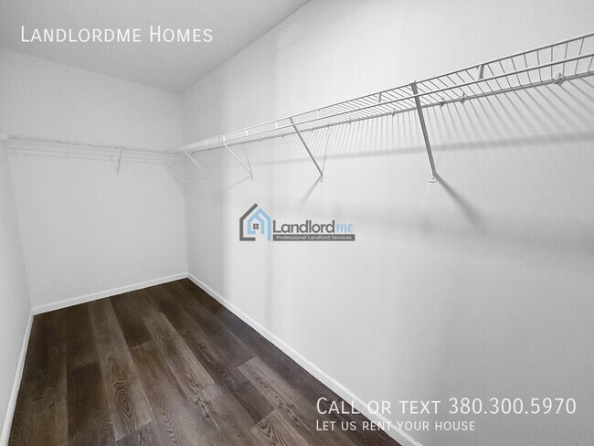 Building Photo - 8111 Royal Elm Dr