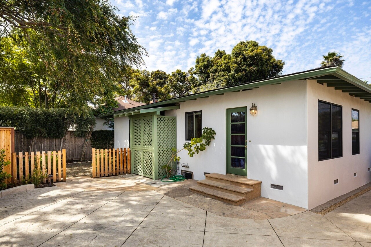 Building Photo - 1821 Chino St